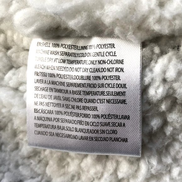 The Comfy Wearable Blanket - Picture 5 of 8